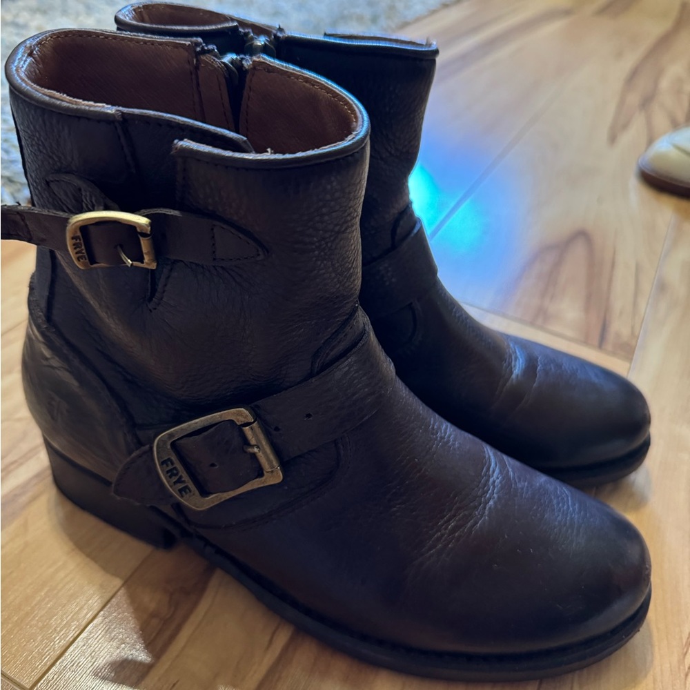 Frye Biker Boots size 7.5 dark brown